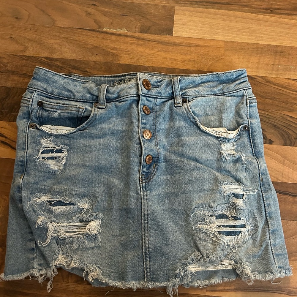 American Eagle Mini Skirt Distressed Denim Light Wash Y2K Vibes Vintage Raw Hem